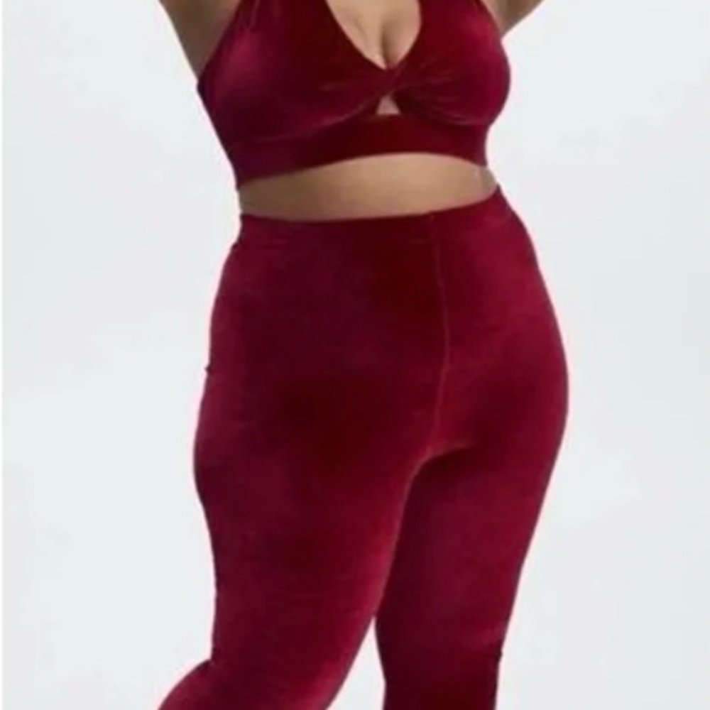Nwt Fabletics Deep Red/Cherry Burst Women's Leggings
